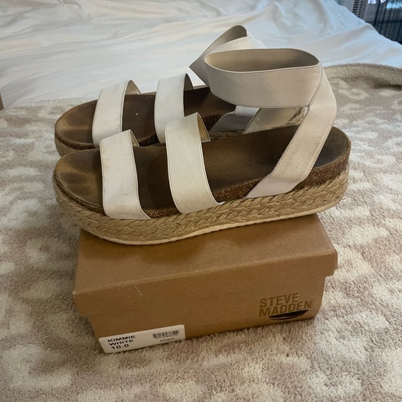 Steve Madden white kimmie sandals - Picture 2 of 6